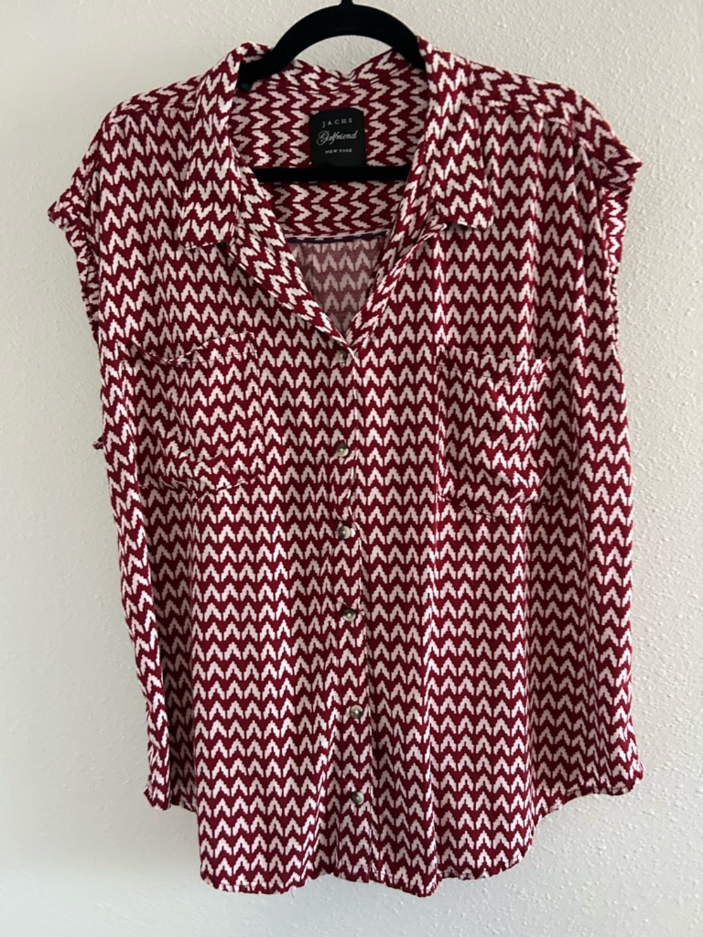 Jachs Girlfriend Red and White Chevron Button-Front Sleeveless Shirt